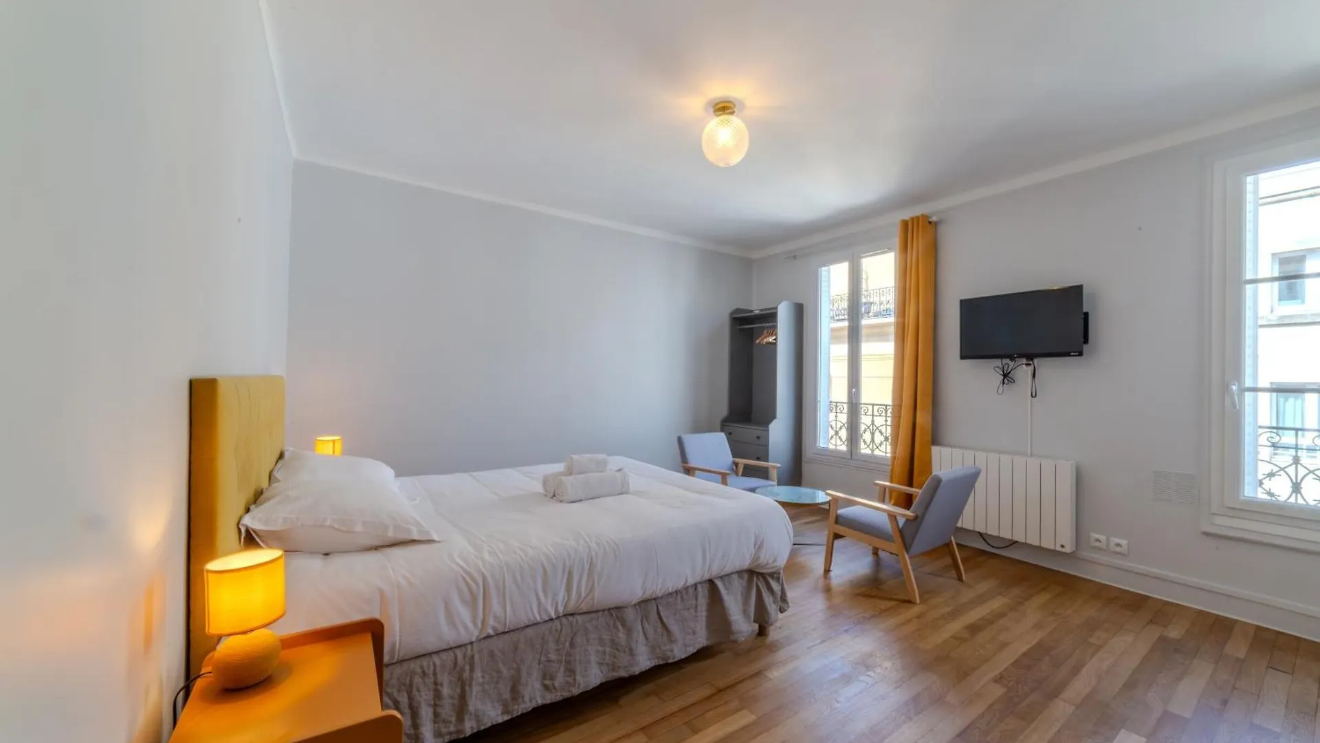 Golden Republique Apartment Paris