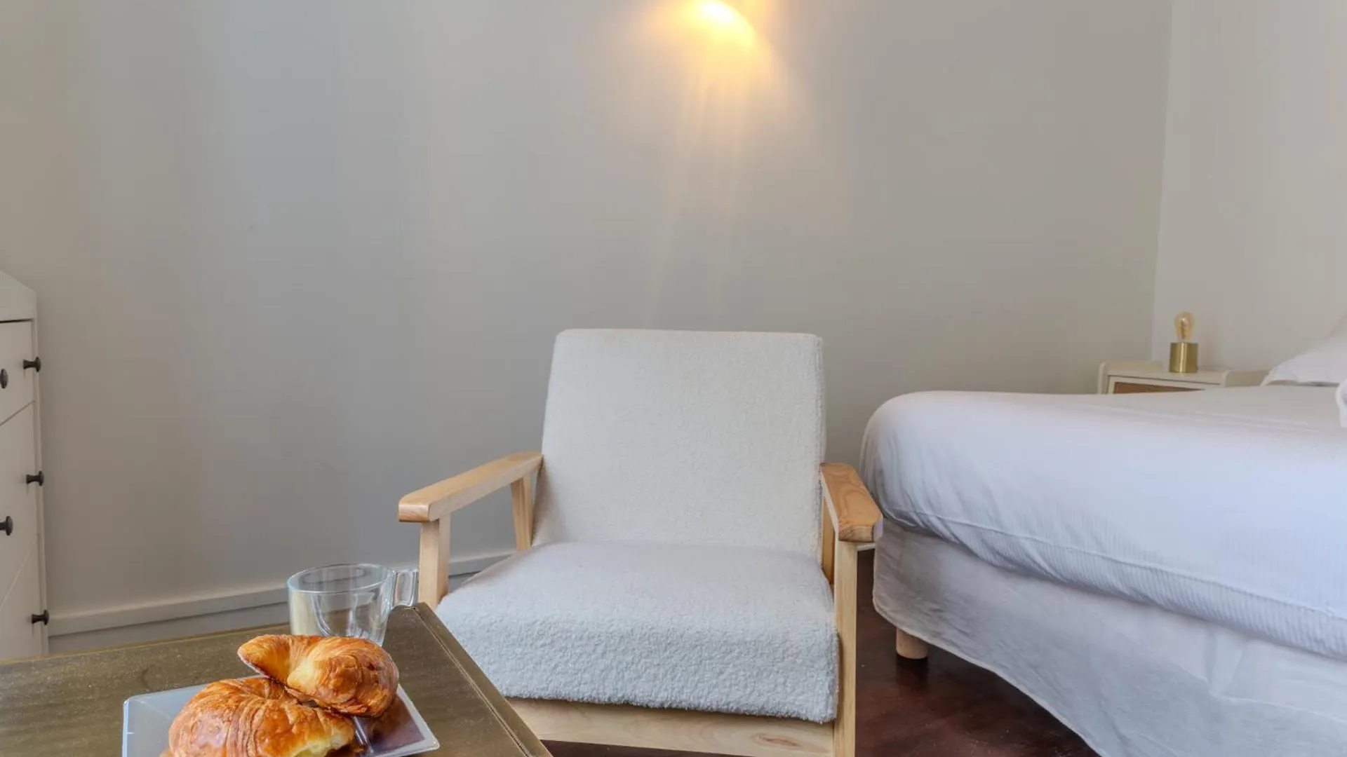 Golden Republique Apartment Paris