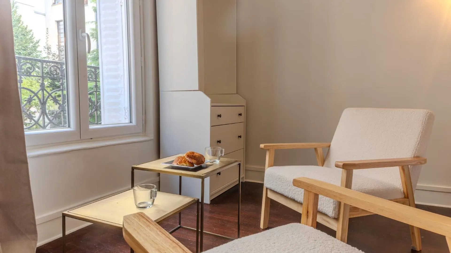 Golden Republique Apartment Paris